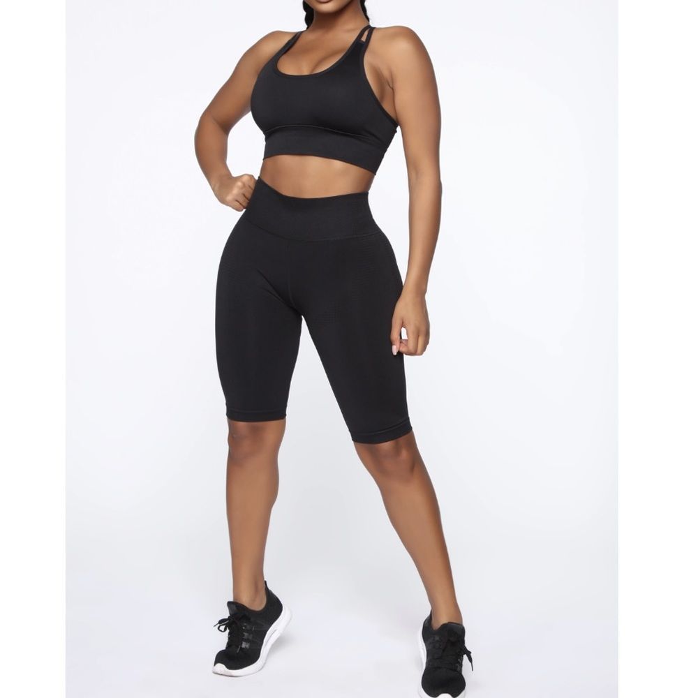 FashionNova - Hype Active Biker Shorts In Infinity Seamless - XS/S - Black